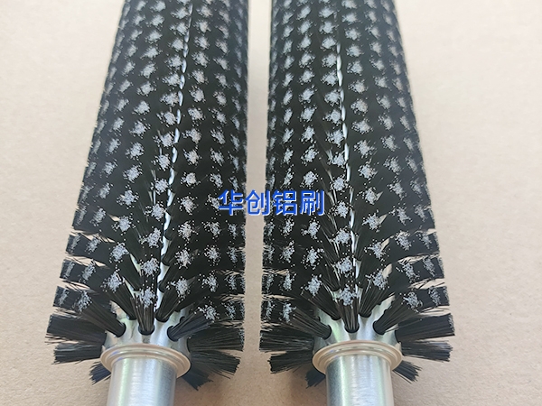自動化刷輥在工業(yè)生產(chǎn)中越來越多的領(lǐng)域得到了應用